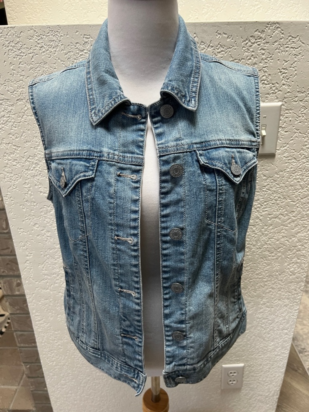 Style & Co Women's Sleeveless Denim  Vest  Jean  Size Medium